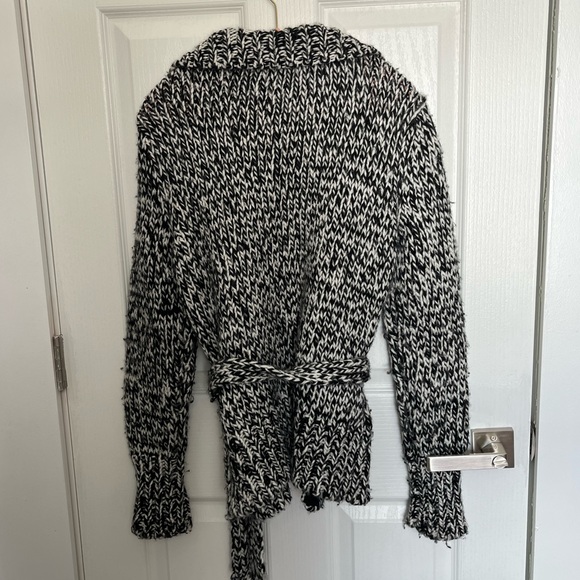 Black and White Cardigan - Picture 4 of 4